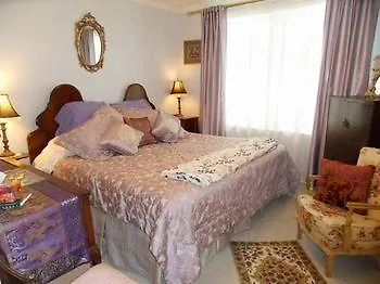 Dorchester House Bed and Breakfast Niagara Falls