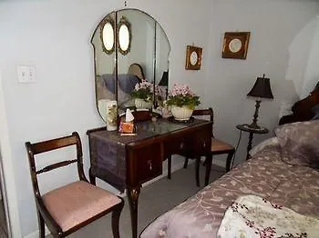 ***  Dorchester House Bed & Breakfast Niagara Falls Canada