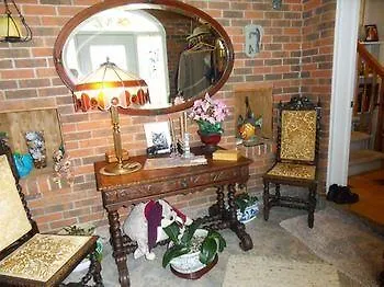 Dorchester House Bed & Breakfast Niagara Falls