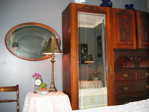Dorchester House Bed & Breakfast Niagara Falls Canada