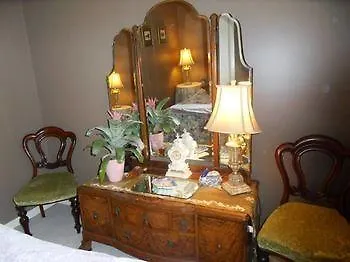 Dorchester House Bed & Breakfast Niagara Falls 3*,