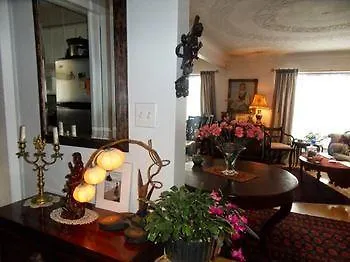 Dorchester House Bed & Breakfast Niagara Falls 3*,  Canada