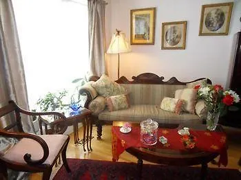 Dorchester House Bed & Breakfast Niagara Falls