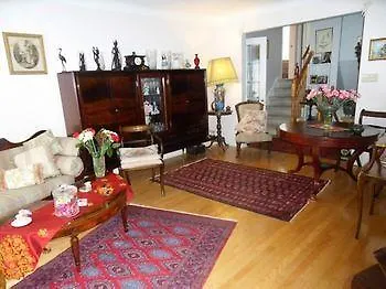Dorchester House Bed & Breakfast Niagara Falls