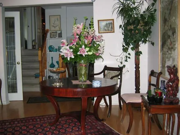 Dorchester House Bed & Breakfast Niagara Falls