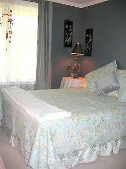 Dorchester House Bed & Breakfast Niagara Falls 3*,  Canada
