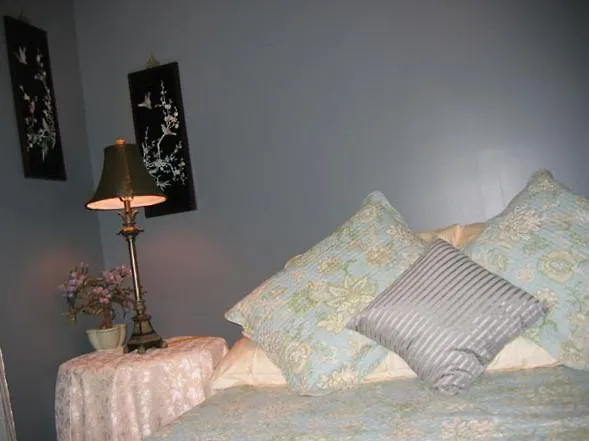Dorchester House Bed & Breakfast Niagara Falls